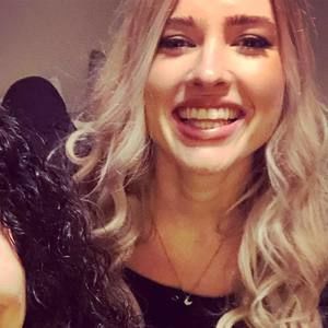 Meet your Posher, Laure